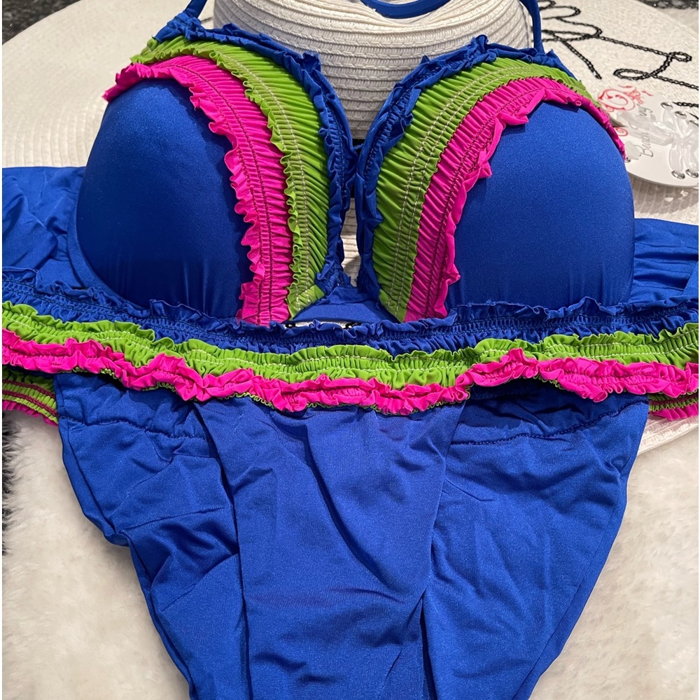 Beautiful beach bunny bikini new with tag XL/L set
